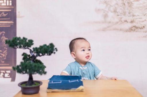 岑溪宝宝几岁会走路